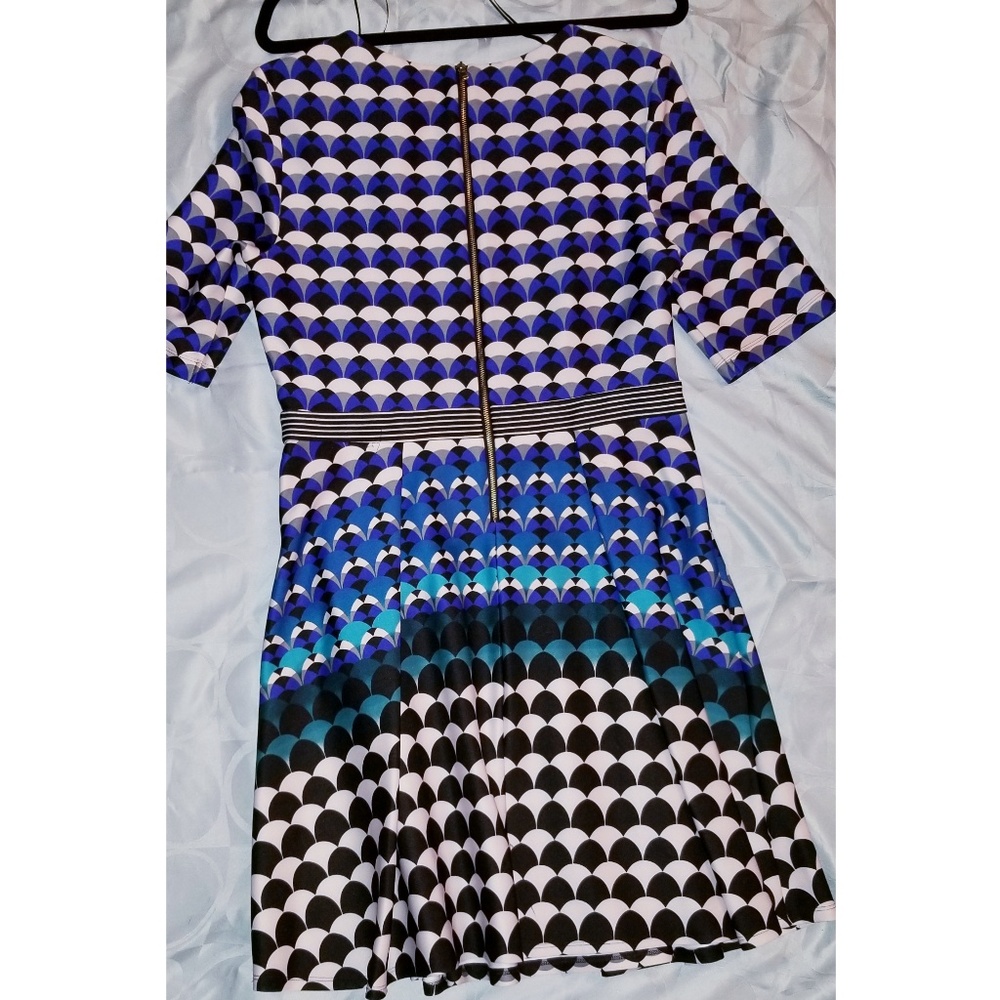DRESS - Picture 2 of 8